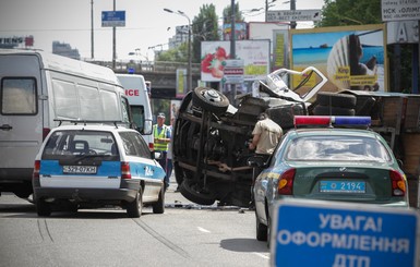 Страховка во время войны: полисы дорожают, а жителям зоны АТО не отдают выплат