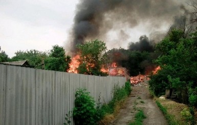 Соцсети: в Донецке стреляли всю ночь и утро 