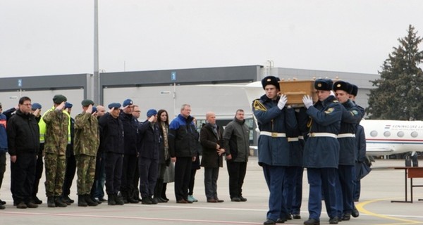 СНБО: В Нидерланды отправили 5 гробов с останками жертв катастрофы "Боинга"