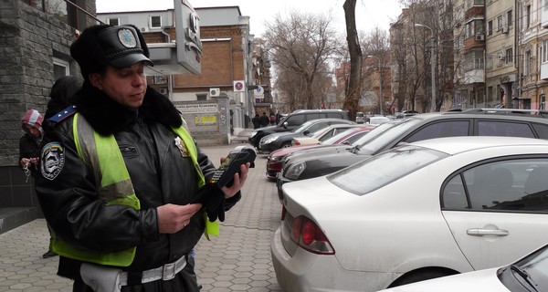 Днепропетровских гаишников оснастили платежными терминалами