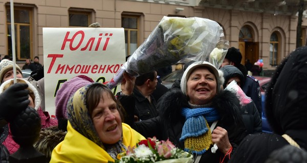 Под Верховной радой проходит несколько митингов