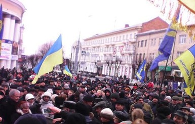 На Майдане в Виннице появились первые жертвы