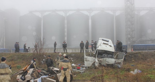 Под Запорожьем в ДТП с пассажирским автобусом погибли два человека