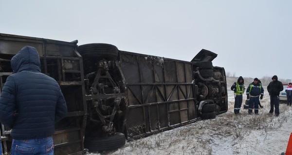 Под Полтавой перевернулся автобус с паломниками из Луганской области