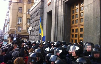 Под Харьковской мэрией есть пострадавшие