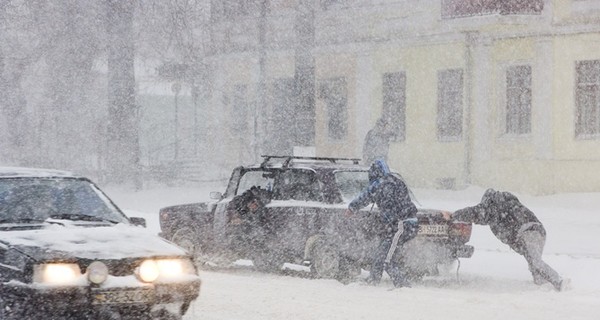 Под Одессой начало восстанавливаться автомобильное движение