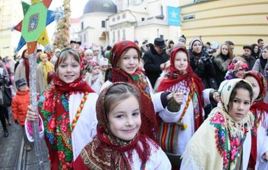 Празднуем Рождество весело: рецепты, гадания и колядки