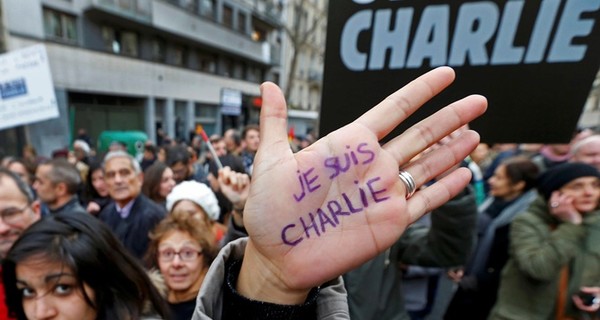 Charlie Hebdo выпустил номер с плачущим пророком на обложке