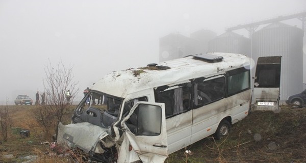 В Китае автобус с пассажирами упал в реку: выжил только один человек