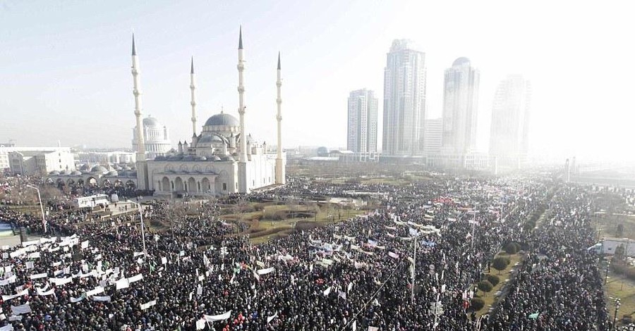 В Чечне прошел митинг против карикатур на пророка Мухаммеда