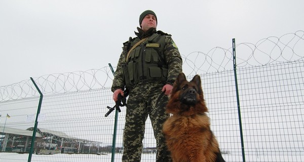 Пограничники опровергли слухи о том, что на границе требуют военные билеты