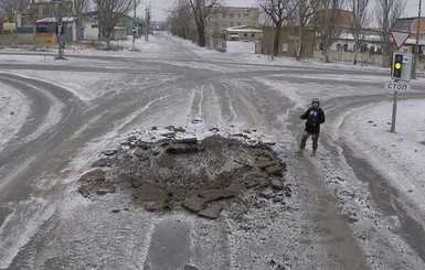 Соцсети:  В центре Донецка  - мощные взрывы, канонада звучит непрерывно