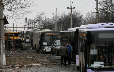 Гуманитарный коридор из Дебальцево: в городе так страшно, что уезжают даже самые стойкие 