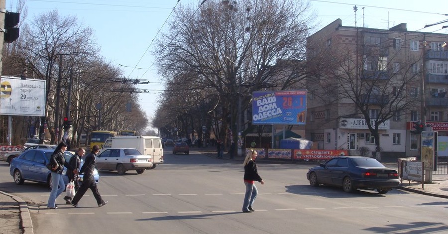 В Территорию возле одесского роддома перекрыли, из-за сообщения о бомбе