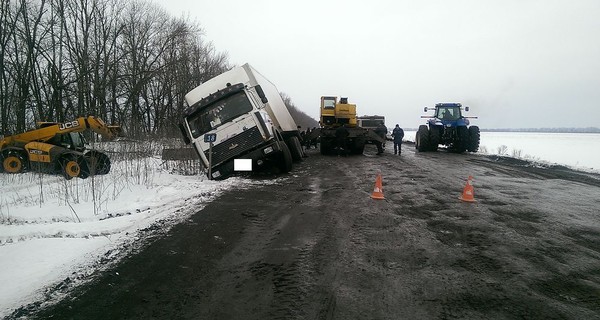 В ДТП попала машина с гуманитаркой