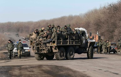 Наши войска выходят из Дебальцево, противник подорвал железную дорогу 