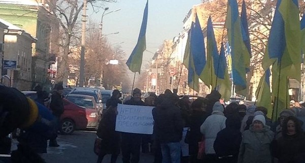 Под ГПУ митинг в поддержку Ефремова