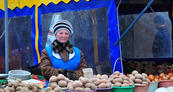 Какие продукты не спешат дорожать из-за курса доллара