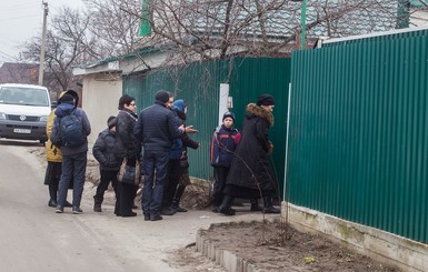 Священник раскопал могилу жены и заставил на нее молиться