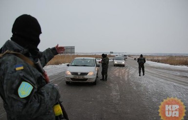 На блокпосту в Донецкой области милиционер застрелил волонтера