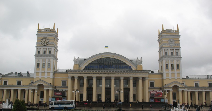 Соцсети: В Харькове заминирован ресторан на ЮЖД