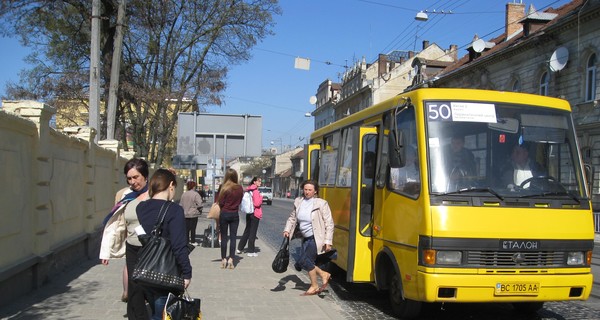 Во Львове льготники требуют отменить 