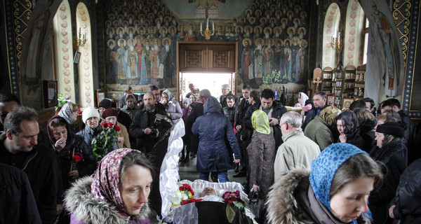 На похоронах Олеся Бузины плакали даже священники