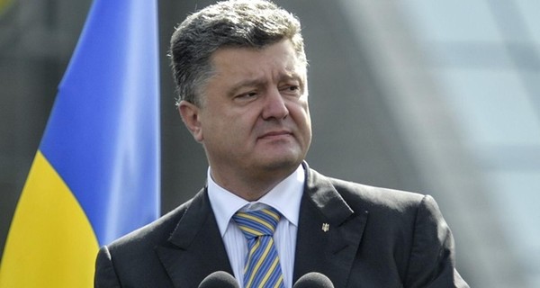 Порошенко во Франции прокомментировал скандальное заявление Саркози о Крыме