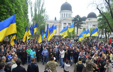 Одесситы возложили цветы на месте первой смерти 2 мая