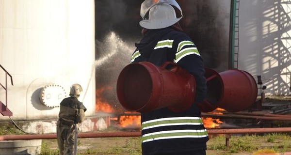 Стало известно имя третьего спасателя, который погиб при взрыве на нефтебазе