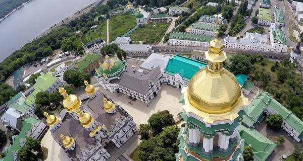 Киевлянин снял Киево-Печерскую лавру с неба