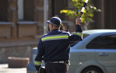 Во Львове гаишники задержали пьяного прокурора за рулем автомобиля