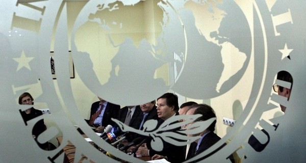 МВФ призвали Порошенко ветировать закон о реструктуризации валютных кредитов