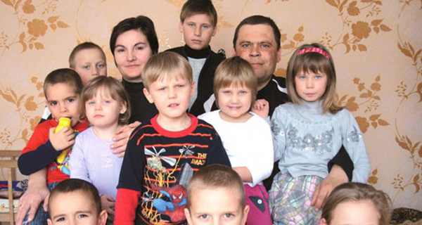 В Одессе семья усыновила семерых детей – родных братьев и сестер