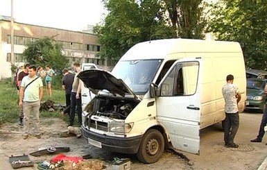 В Сумскую область военный и волонтеры ввезли в тайнике гранаты и патроны