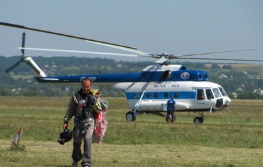 Парашютисты под Харьковом прыгнули назад в будущее