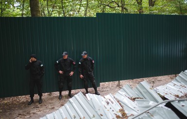 Парцхаладзе: Забор в лесу возле села Лесники Киево-Святошинского района должен быть снесен до 5 августа