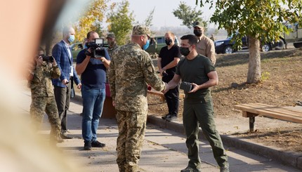 Владимир Зеленский в зоне ООС