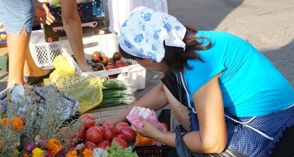 В Киеве снова торгуют дешевыми продуктами