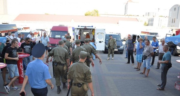 В Харькове грабитель, увидев патруль, попытался покончить с собой  