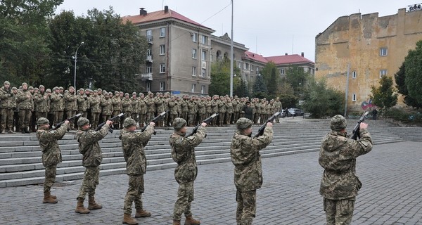 Во Львове освятили могилы воинов АТО и Небесной Сотни