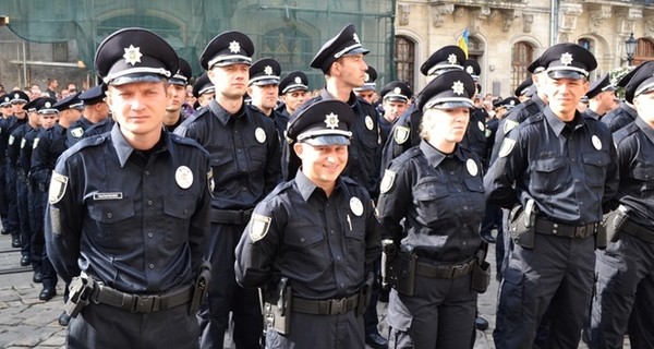 В Киеве девочка вызвала полицию из-за авто на зеленой зоне