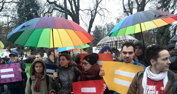 Под Радой сразу три митинга за безвизовый режим:  