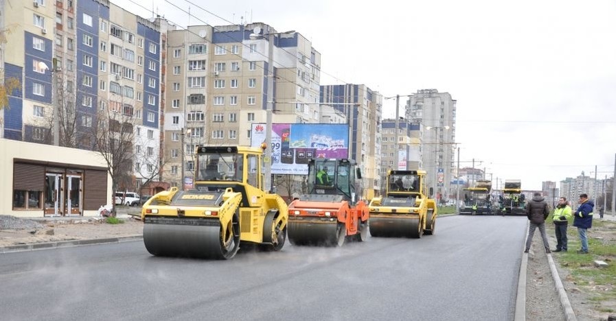 Во Львове на проспекте Красной Калины высадят калину