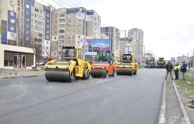 Во Львове на проспекте Красной Калины высадят калину