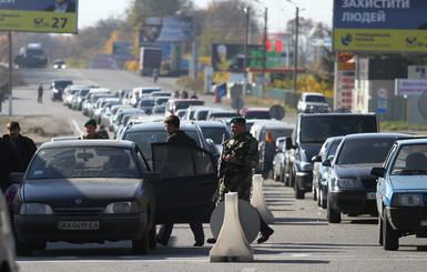 На КПП в Станице Луганской 