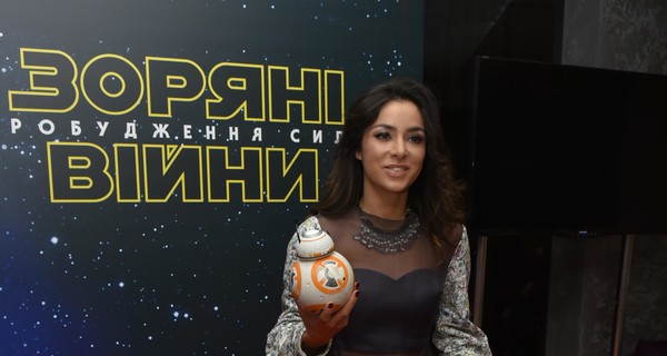 Злата Огневич – принцесса Лея, дизайнер Залевский – R2D2, солист 