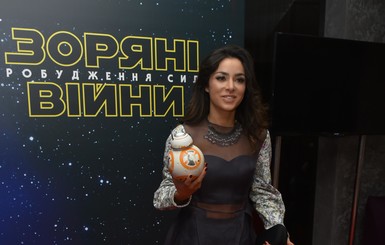 Злата Огневич – принцесса Лея, дизайнер Залевский – R2D2, солист 