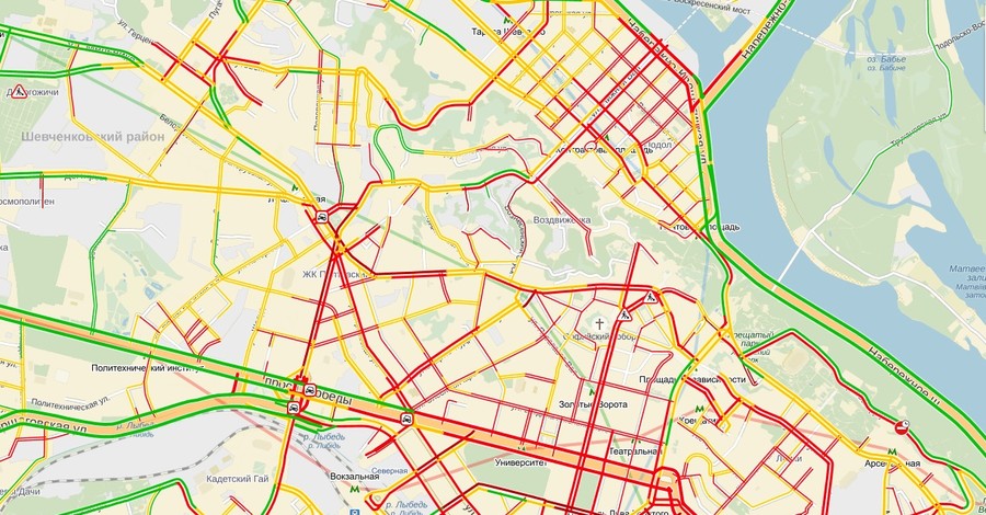 Киев застрял в гигантских пробках