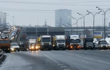 Автомобильные перевозки между Россией и Польшей прекратились  